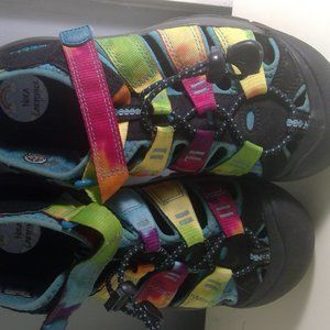 Keen sandals - size 3